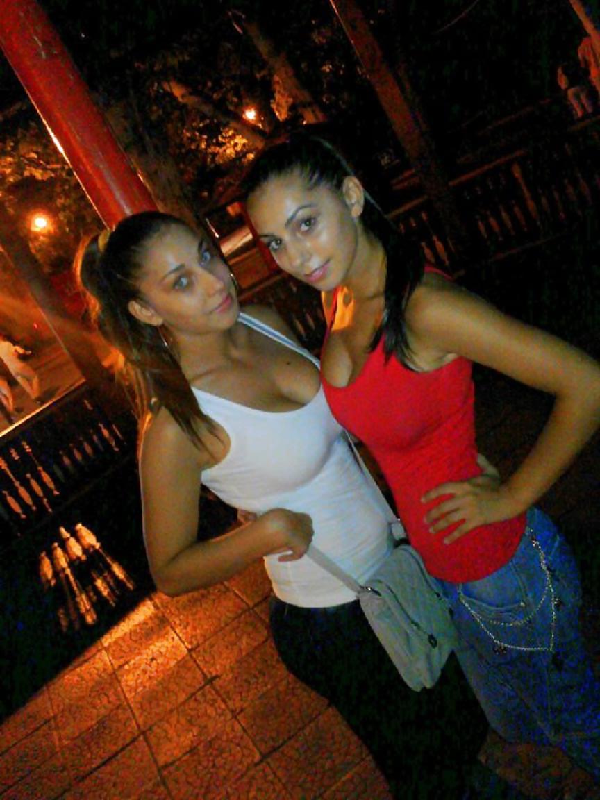 11P Italian girl: Gina