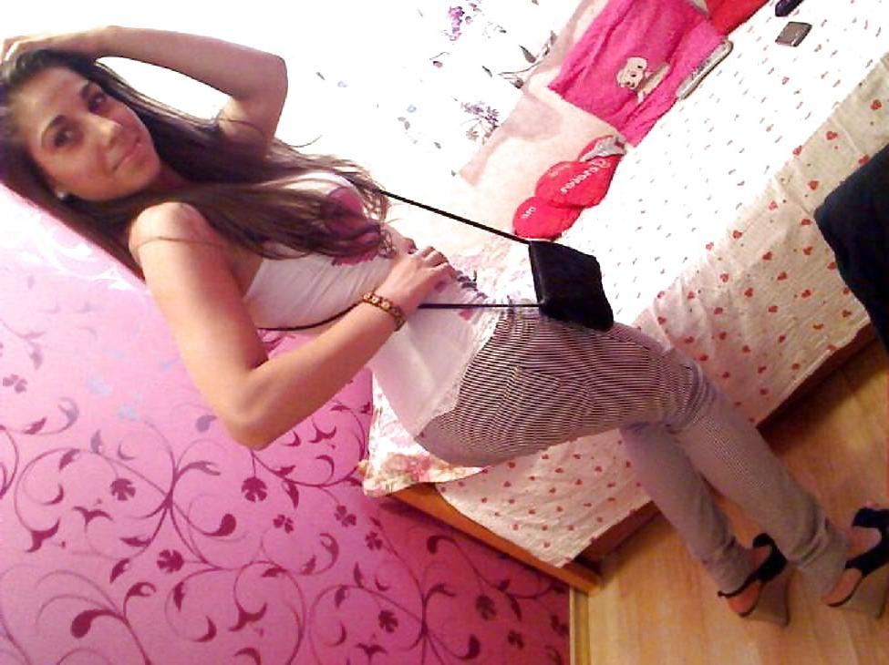 11P Italian girl: Gina