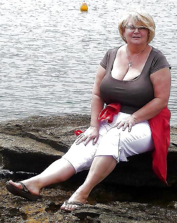 20P Mature-BBW-Ladies 327