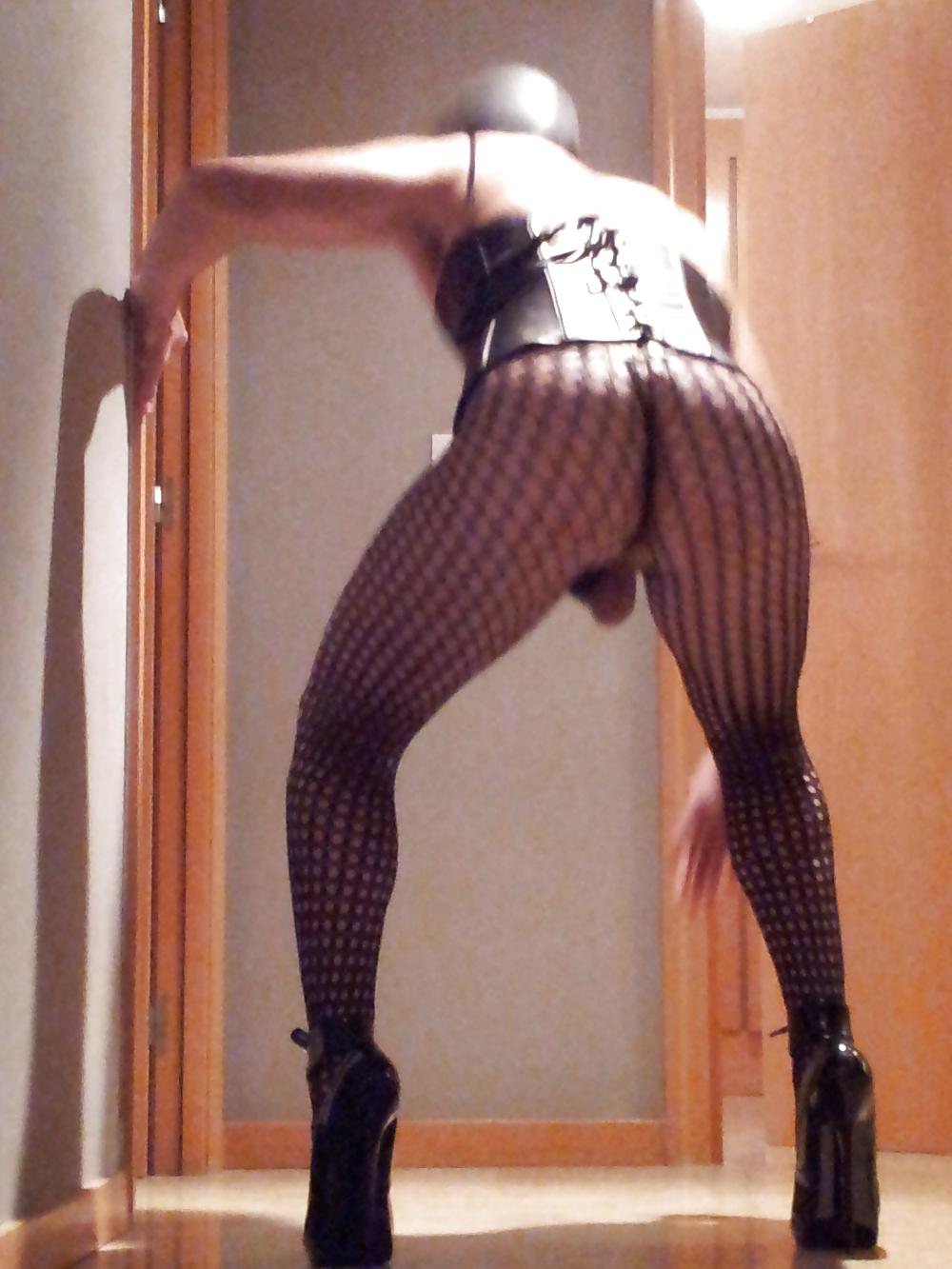 14P Fishnets and extreme fetish heels