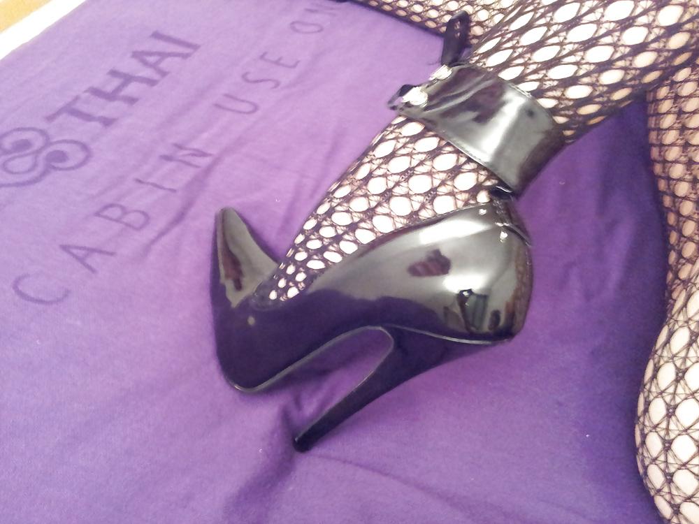 14P Fishnets and extreme fetish heels