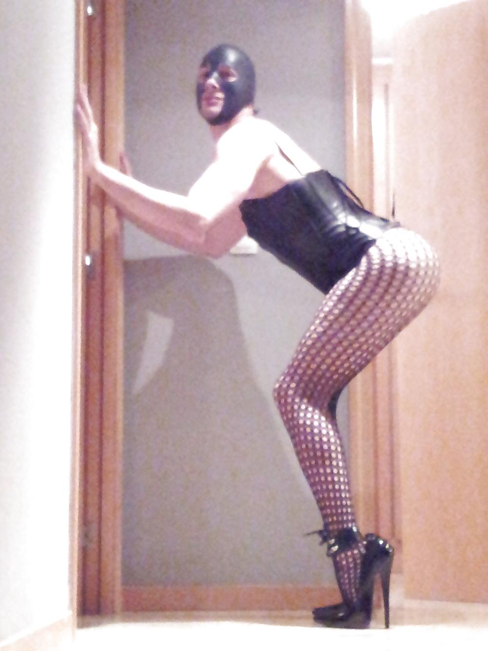 14P Fishnets and extreme fetish heels