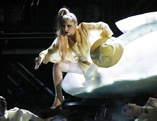 21P Lady Gaga vagina