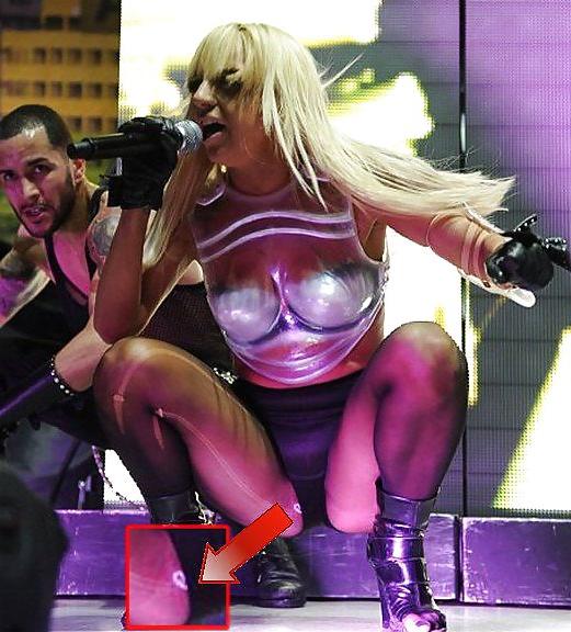 21P Lady Gaga vagina