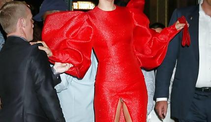 21P Lady Gaga vagina