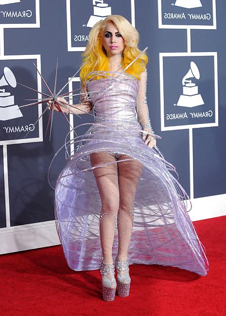 21P Lady Gaga vagina