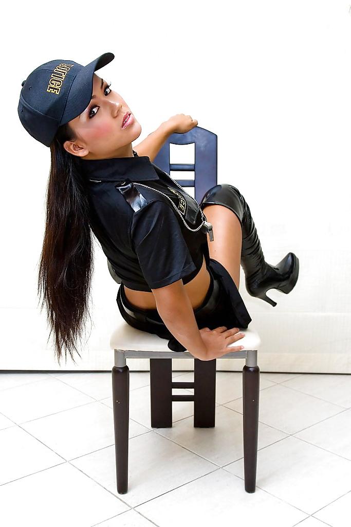 24P Shemale Police 