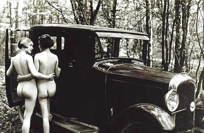25P BLACK AND WHITE VINTAGE BEAUTIES 3