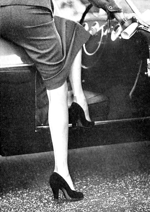 25P BLACK AND WHITE VINTAGE BEAUTIES 3