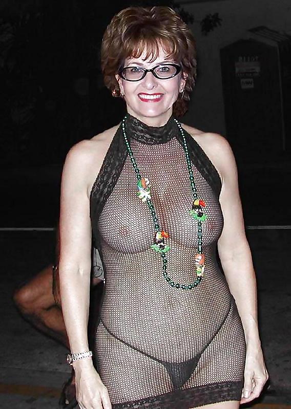 25P MATURE BEAUTIES IN BLACK-I I