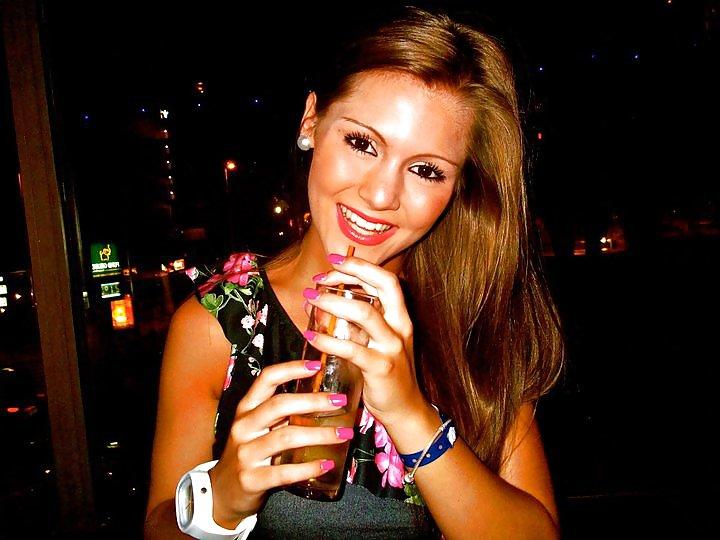 24P Holidays without boyfriend for Lucy (2)