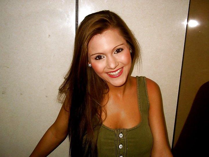 24P Holidays without boyfriend for Lucy (2)