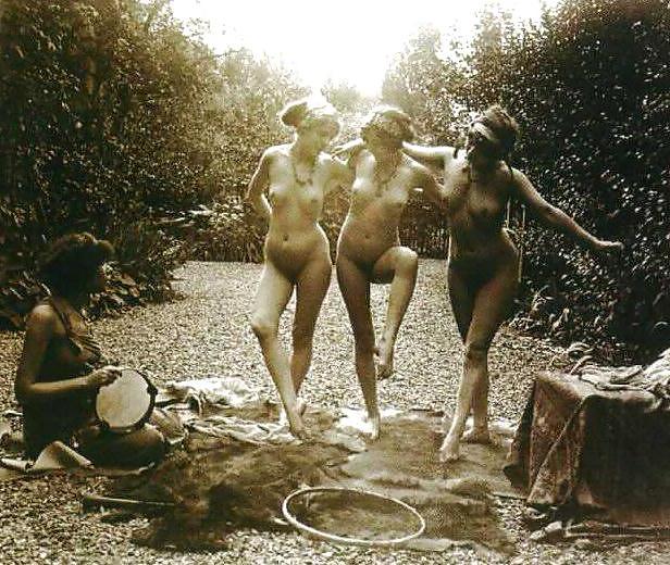 4P Vintage lesbian B&W
