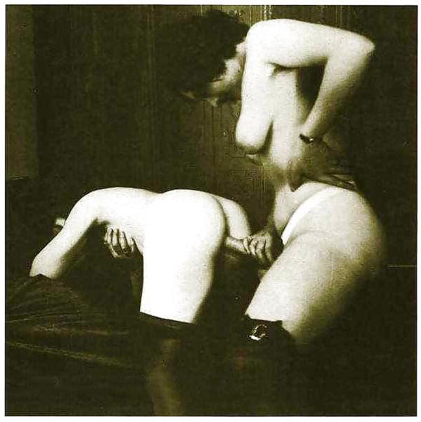 4P Vintage lesbian B&W