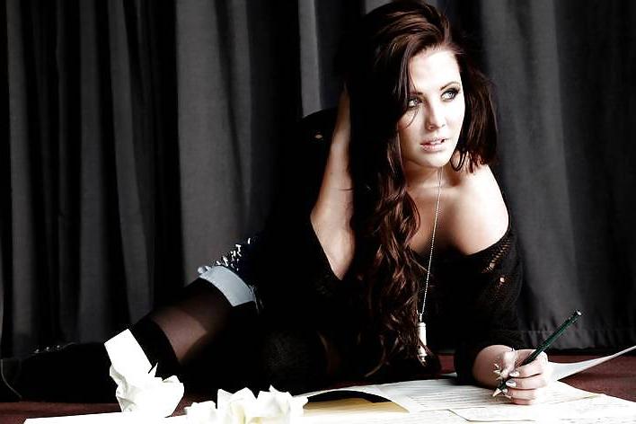 25P Molly - swedish singer