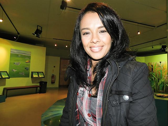 23P Liz bonnin great cock sucking lips 2