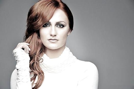 25P Aliona vilani sexy redhaired dancer 2