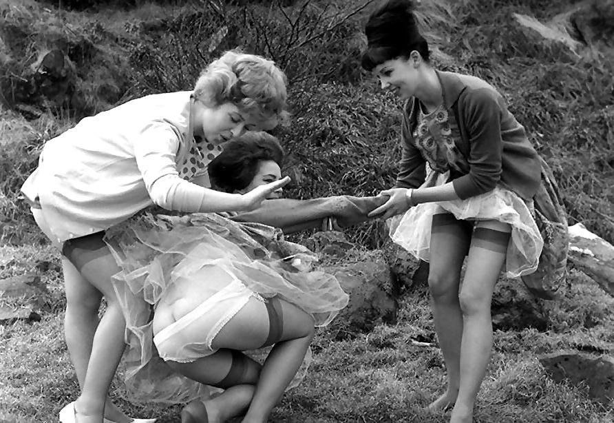 25P Vintage upskirt