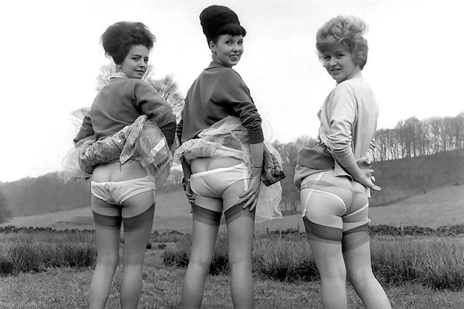 25P Vintage upskirt