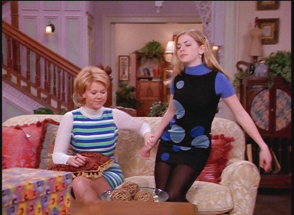 14P Melissa Joan Hart pantyhose