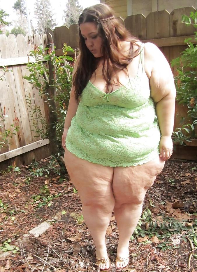 25P Plumper mature ass