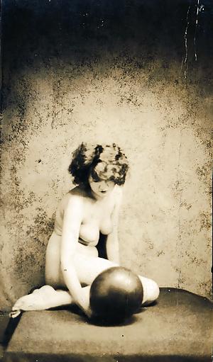 25P Vintage Nudes
