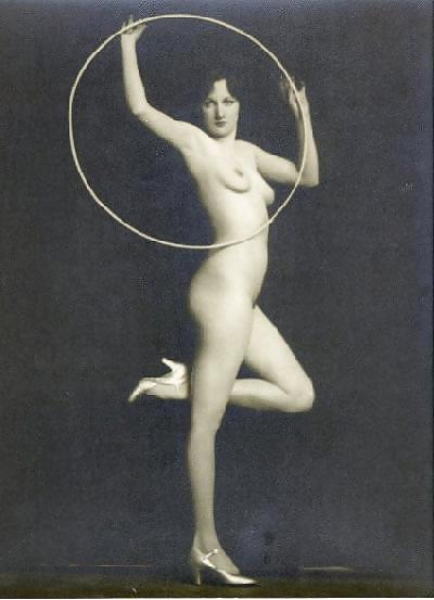 25P Vintage Nudes