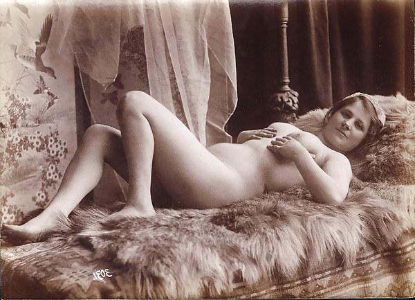 25P Vintage Nudes
