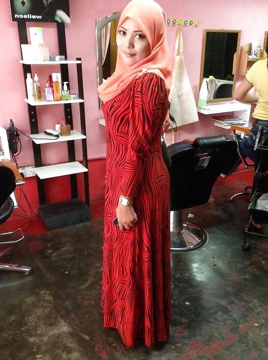 20P Sexy malay mom