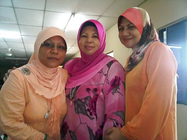 20P Sexy malay mom
