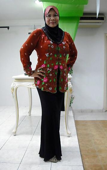 20P Sexy malay mom