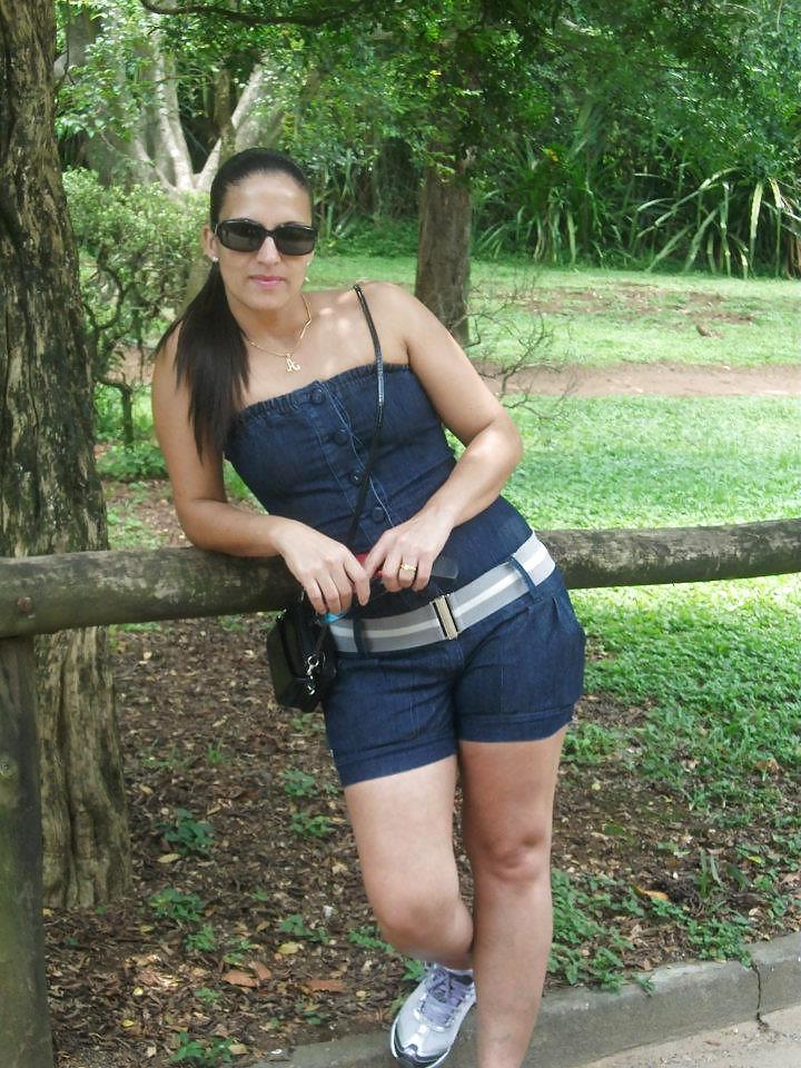 25P Sexy mom Angela with great ass and small tits