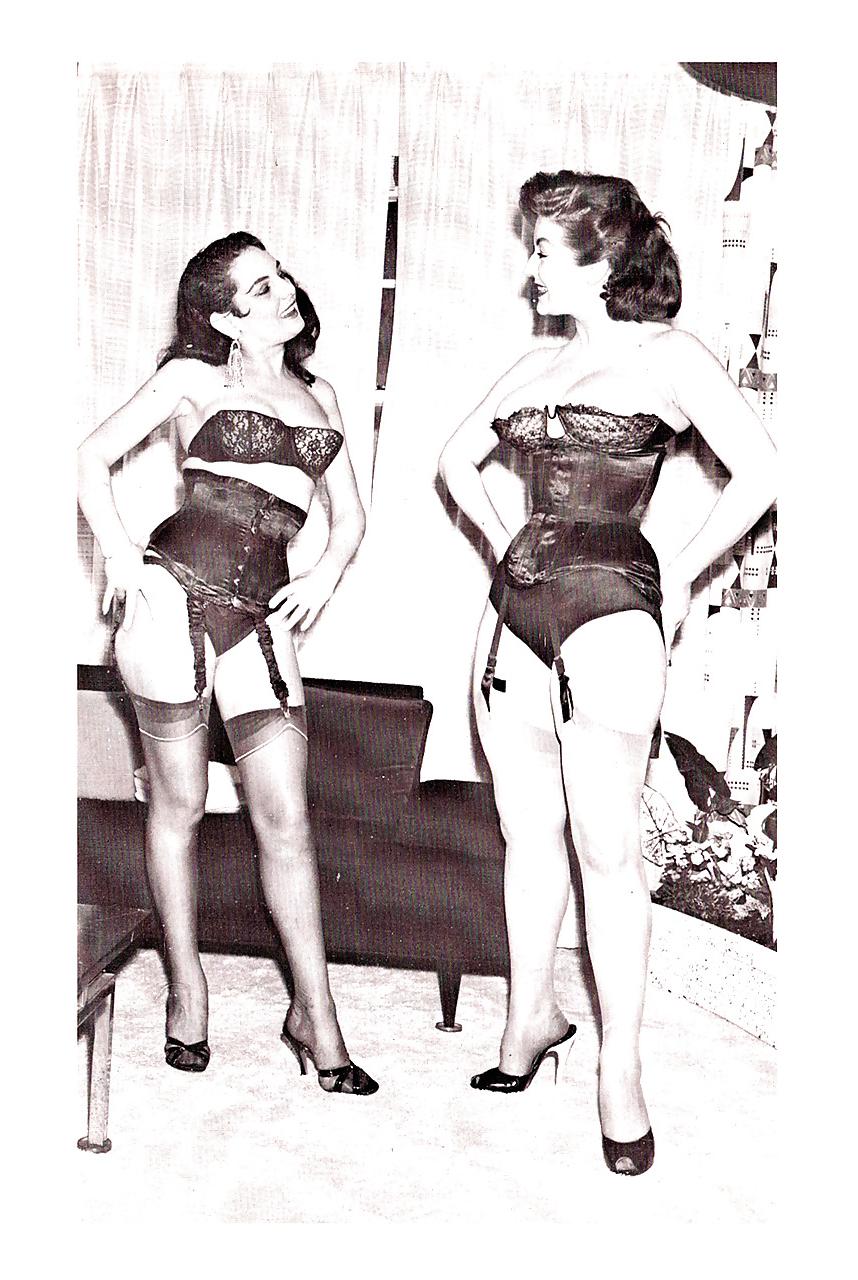 25P Vintage Magazines Mistress in Satin - Diane Kaye