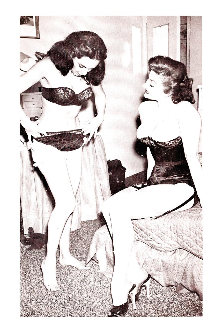 25P Vintage Magazines Mistress in Satin - Diane Kaye