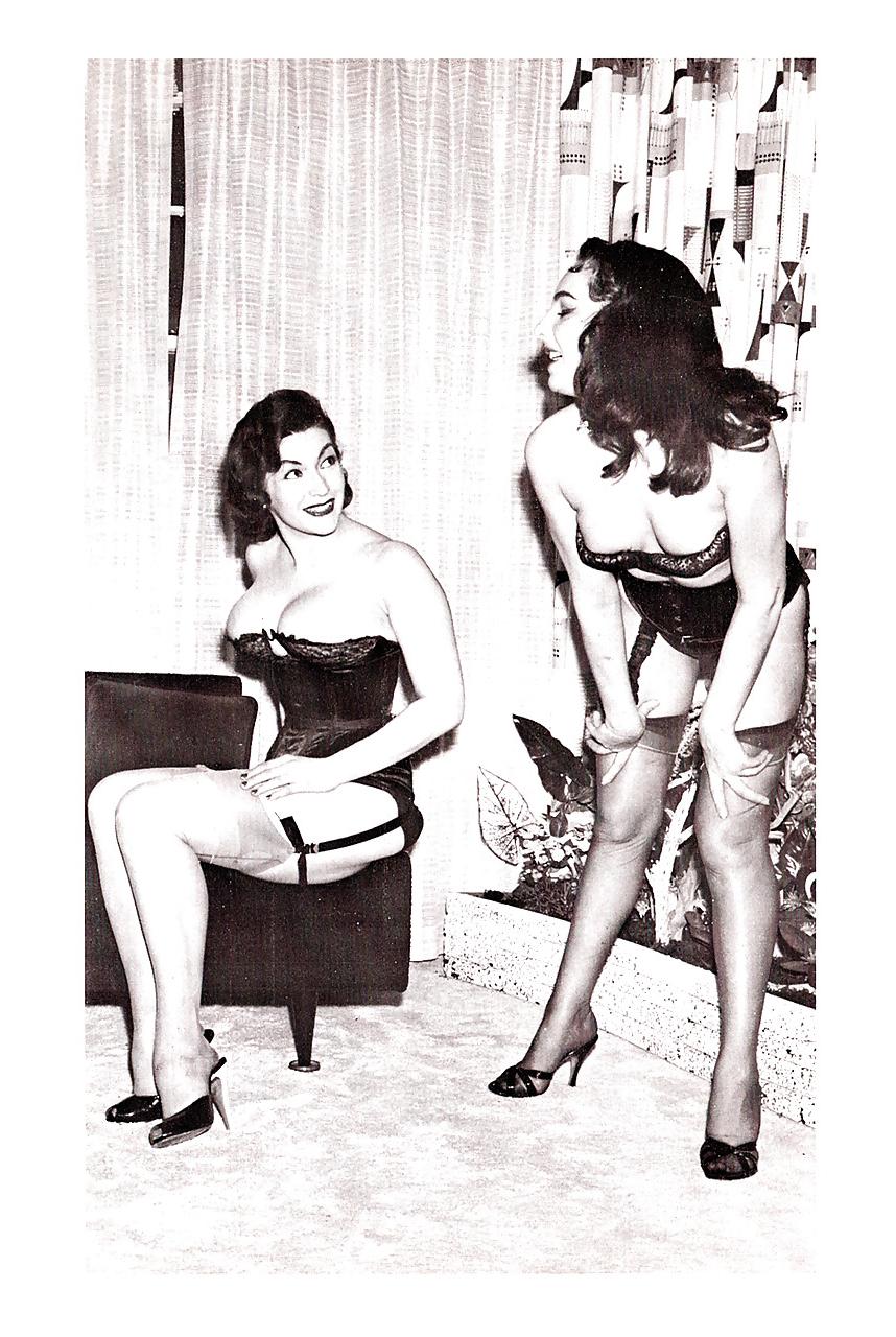 25P Vintage Magazines Mistress in Satin - Diane Kaye