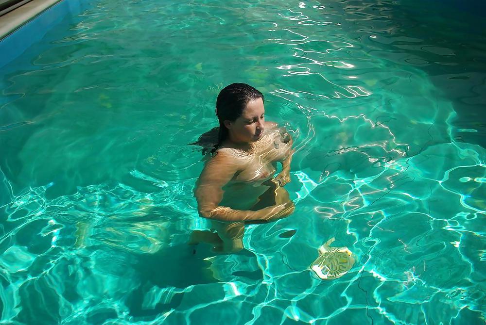 12P Fun at the pool - N. C. 