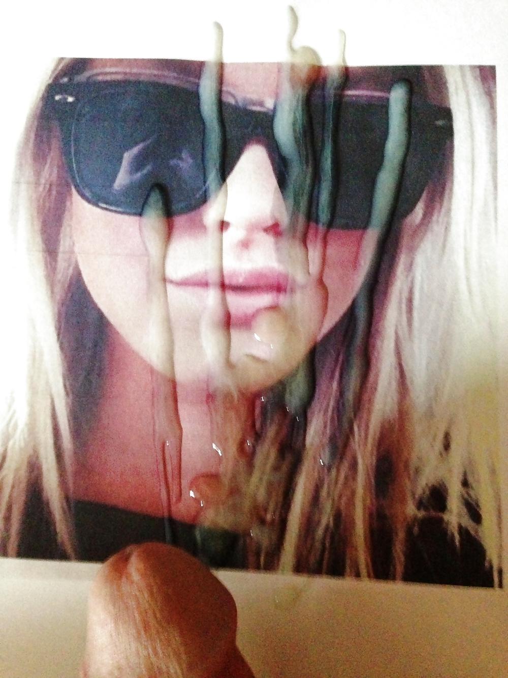 7P Gorgeous Babe with Sunglasses