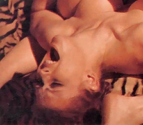 25P Vintage lesbians. Anneka Di Lorenzo & Lori Vagner - Caligula