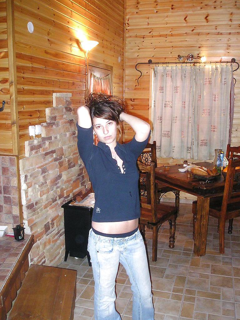 11P Israeli girls posing naked