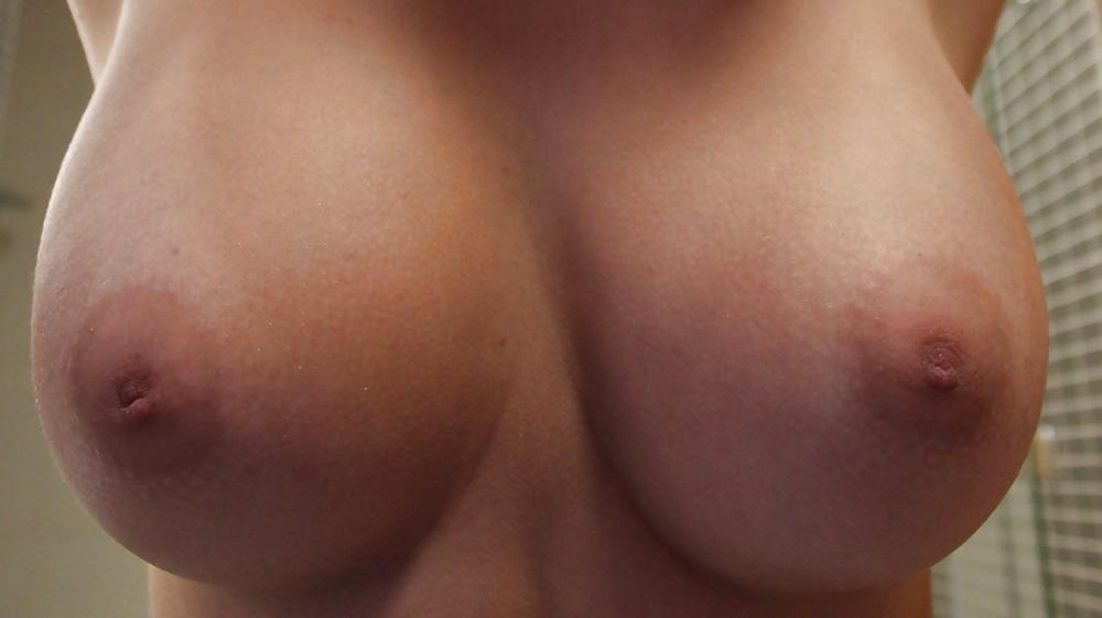 25P Just the Racks, Ma'am - Perfect Natural Tits - DG37