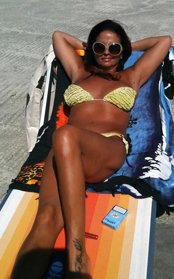 11P Italian women: analisa