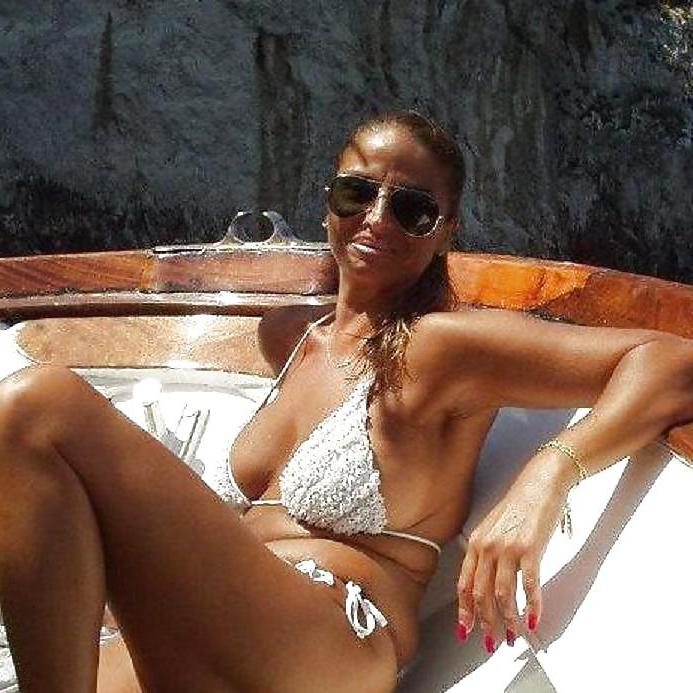 11P Italian women: analisa