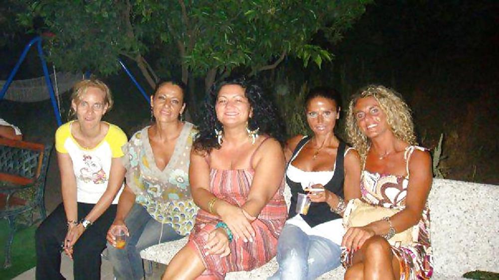 11P Italian women: analisa