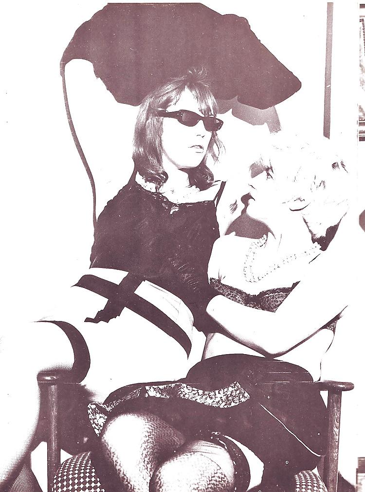 25P Vintage Magazines Petting Girls No 01