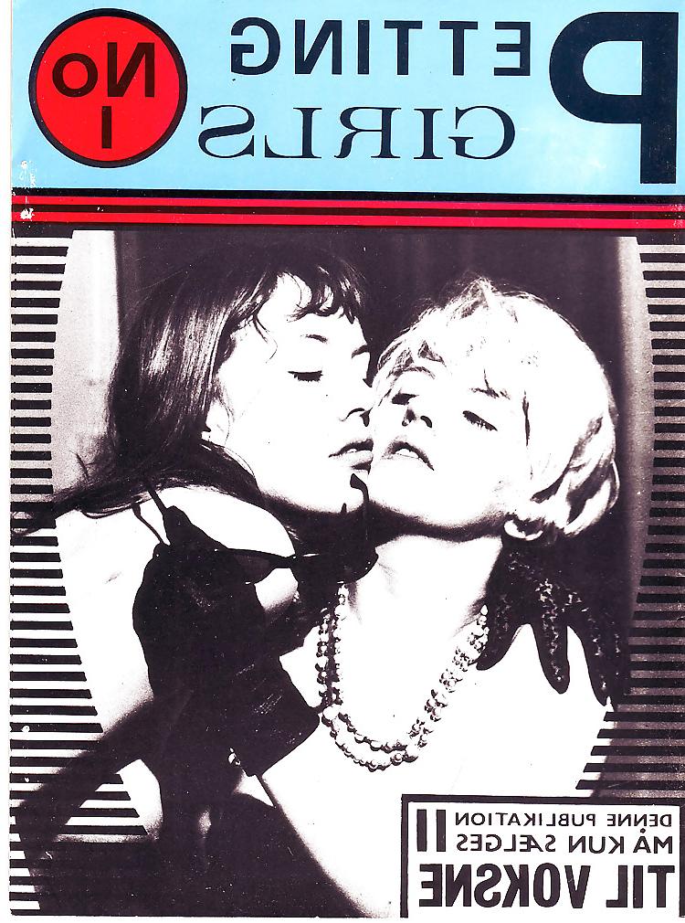 25P Vintage Magazines Petting Girls No 01