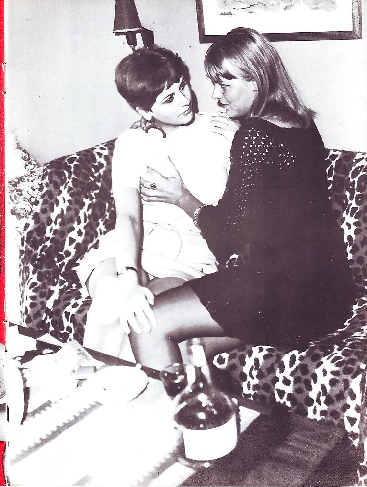 25P Vintage Magazines Petting Girls No 04