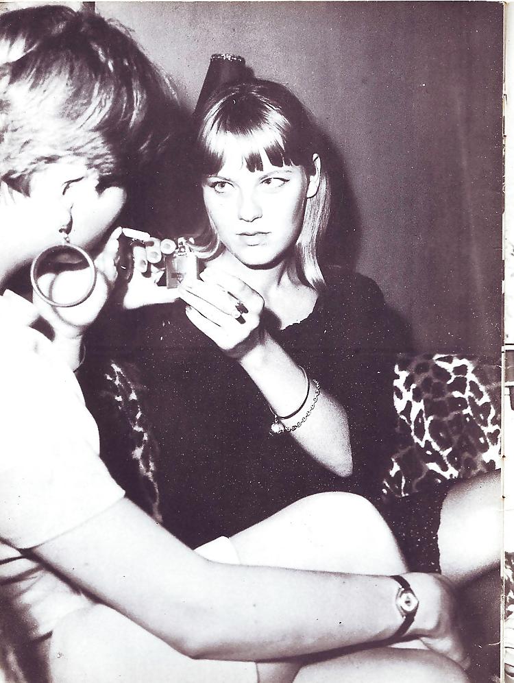 25P Vintage Magazines Petting Girls No 04