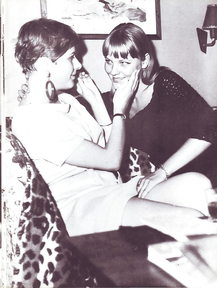 25P Vintage Magazines Petting Girls No 04