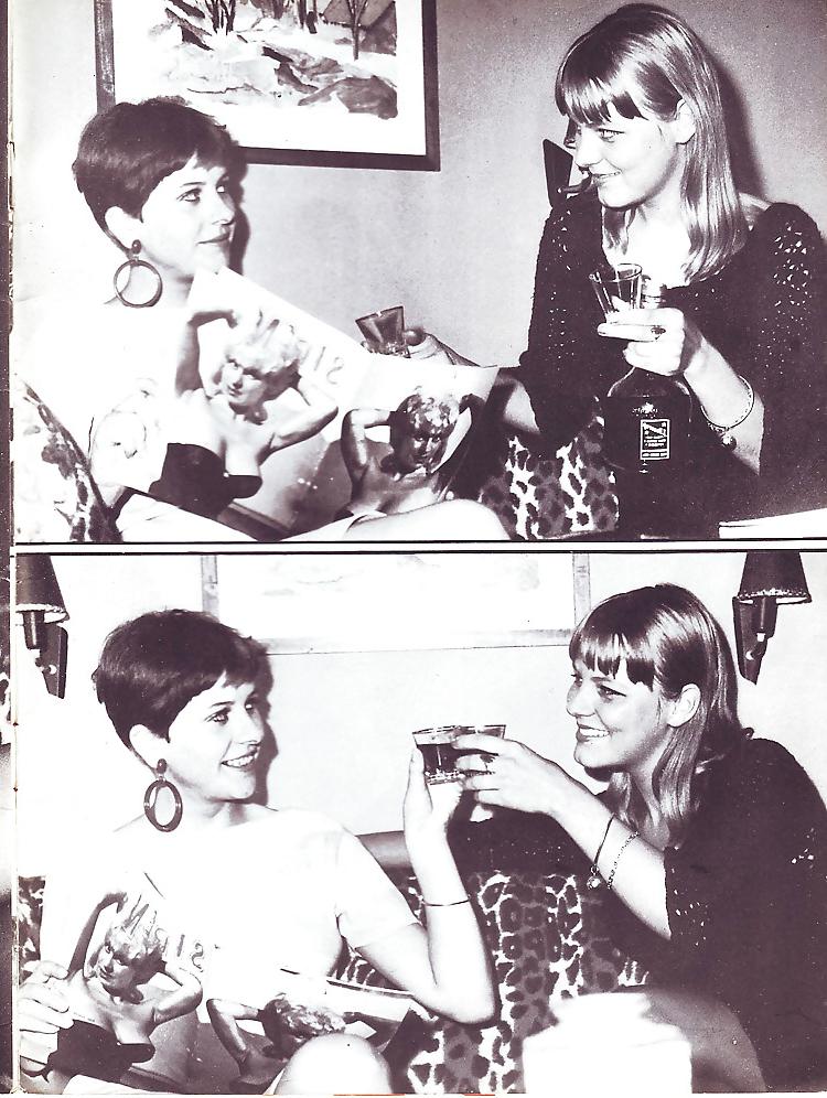 25P Vintage Magazines Petting Girls No 04