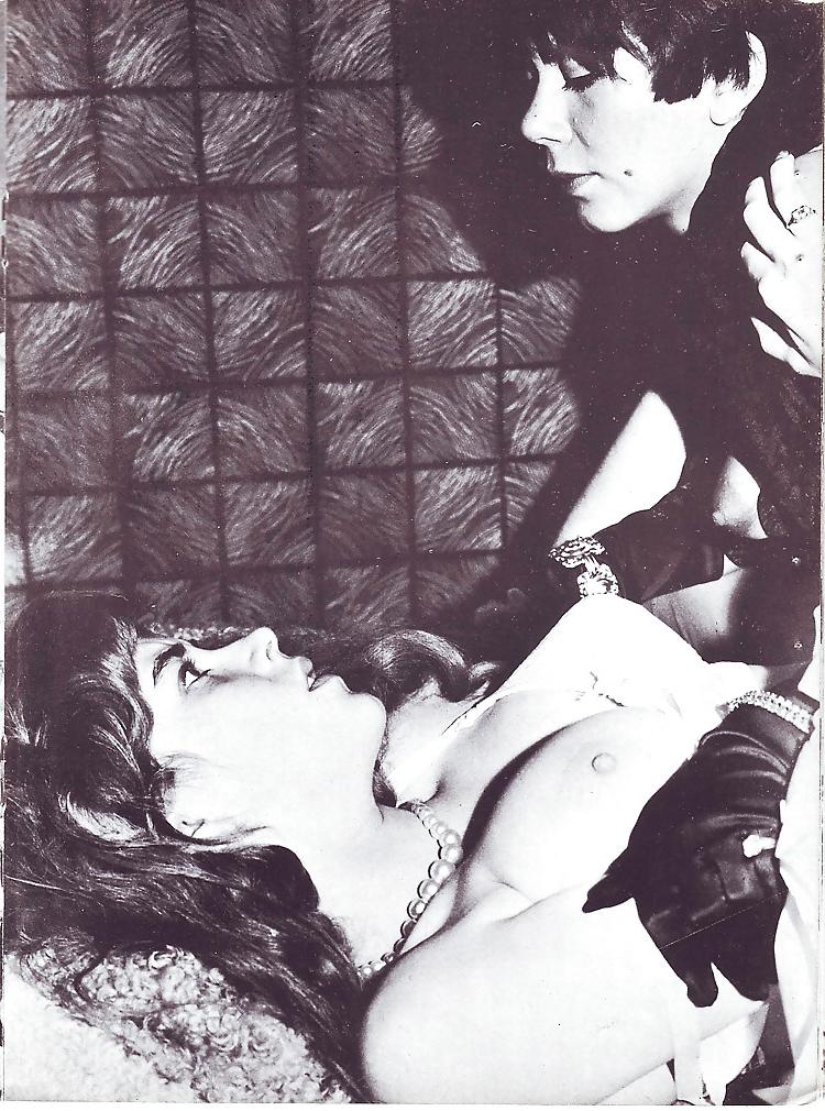 25P Vintage Magazines Petting Girls No 03